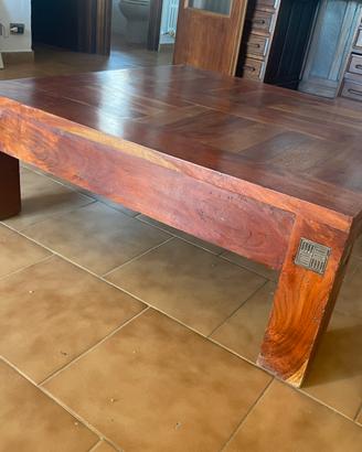 Tavolo basso in legno