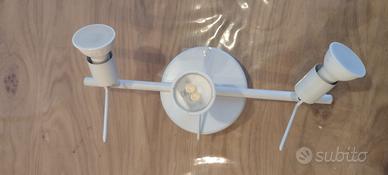 Faretto a tre luci direzionabili