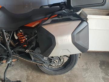  ktm 1050