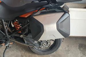  ktm 1050