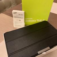 Tablet Samsung Galaxy con custodia
