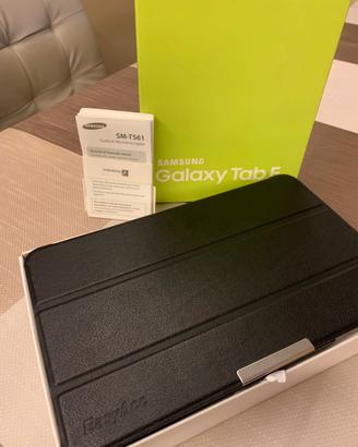 Tablet Samsung Galaxy con custodia