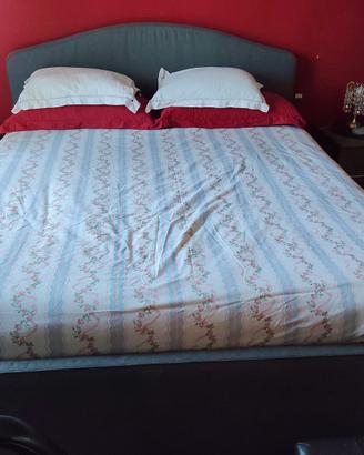 Letto matrimoniale con cassetti sotto