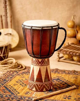 Percussione Djembe artigianale in legno e pelle 
