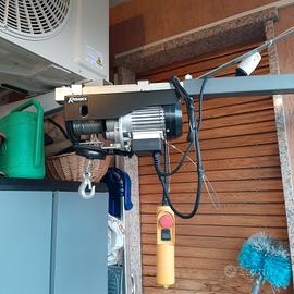 montacarichi paranco con bandiera