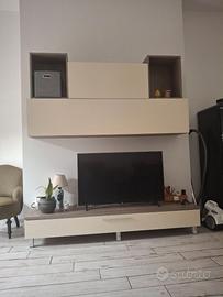 Parete attrezzata tv