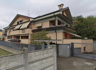 Immobile in asta di 135 m² con 3 locali e box auto