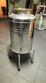contenitore per olio in acciaio