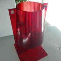 Lampada da tavolo Kartel take cristal rossa