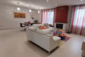 Appartamento di 170 m² con 5 locali e box auto a C
