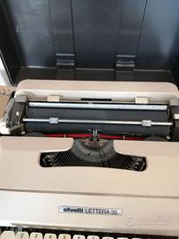 Macchina da scrivere Olivetti lettera 35