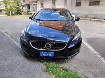 Volvo V40 D2
