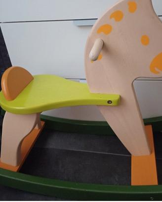 Cavallo a dondolo in legno 