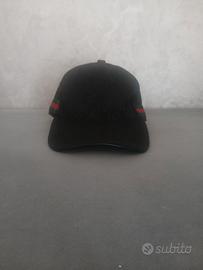 cappello Gucci in tessuto GG Canvas nero taglia M