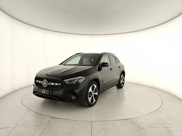 MERCEDES-BENZ GLA 200 d 4MATIC