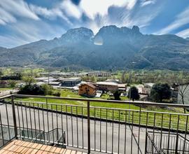 Panoramico bilocale con vista grigna