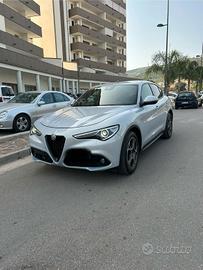 Alfa Romeo Stelvio 2.2 Turbodiesel 210 CV AT8 Q4 V