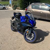 Yamaha R7