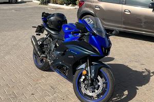 Yamaha R7
