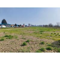 Terreno ideale per area espositiva o parcheggio
