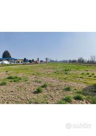 Terreno ideale per area espositiva o parcheggio