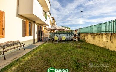 Trilocale con Giardino Fronte/Retro, Taverna, Due