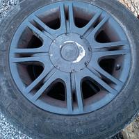 Cerchi in lega con gomme 185/65/15