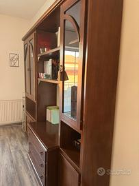 Mobile legno scuro per salone con cassetti