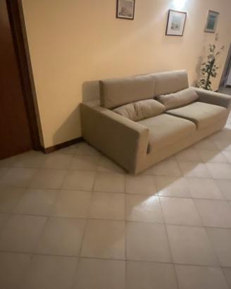 Divano 4 posti