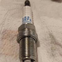 Candele per alfa 147. Spark plug