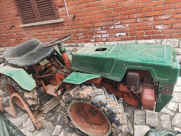 Trattore Pasquali funzionante + aratro e accessori