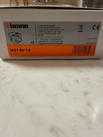Bticino living light N4140/16 “ una scatola “
