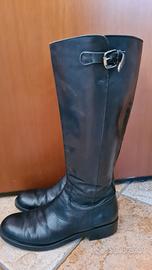 stivali in pelle nera