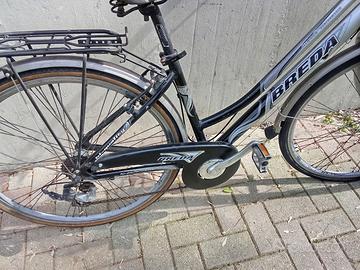 City bike 28" con cestino e marce in alluminio