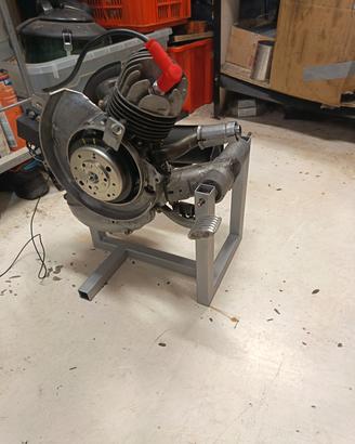 supporto per motore Vespa 50