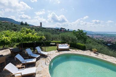 Rustico / Casale di 260 m² con più di 5 locali a M