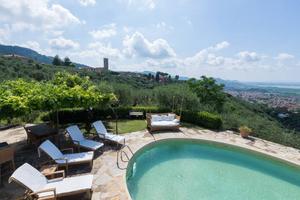 Rustico / Casale di 260 m² con più di 5 locali a M
