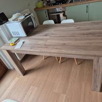 Tavolo in legno allungabile