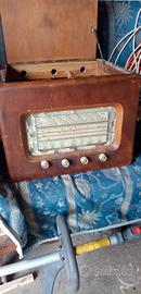 Radiogrammofono a valvole anni ’40–’50 con giradis