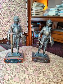 2 STATUETTE GUERRIERO IN METALLO SECOLO XV  h 21cm