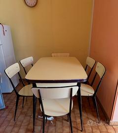 Tavolo in formica