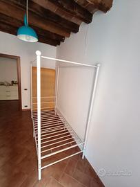 Letto singolo a baldacchino