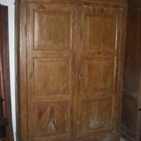 Armadio antico in abete