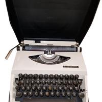 Macchina da scrivere da viaggio Triumph mod. Tippa