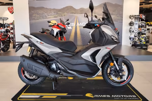 Aprilia SR GT 400