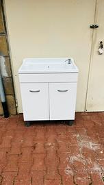 Lavabo con mobiletto e dispenser