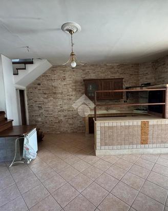 CASA SEMINDIPENDENTE A CAPISTRELLO