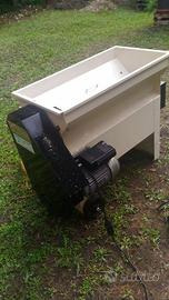 atrezzi per trasformare l'uva in mosto