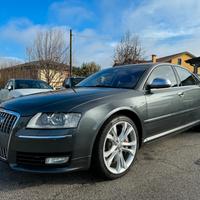 Audi A8 S8 5.2 V10 quattro tiptronic