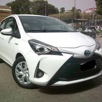 TOYOTA YARIS HYBRID 1.5 BUSINESS
